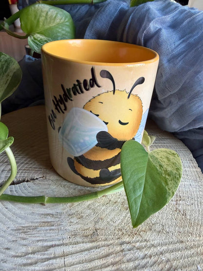 Bee Hydrated Bundle🐝✨ | Tasse, Postkarte & Sticker