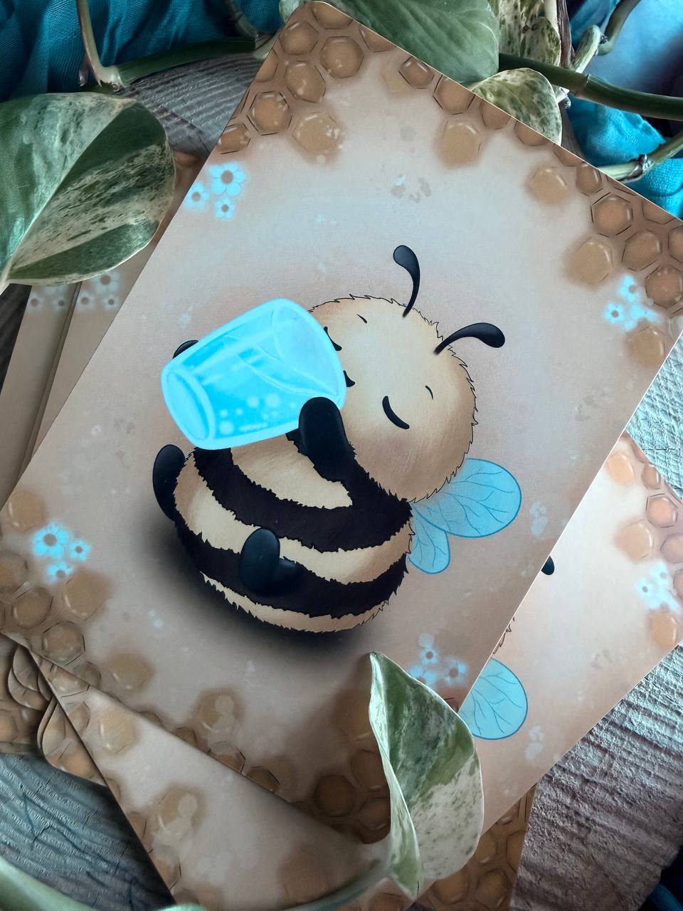 Postkarte „Bee Hydrated“ 🐝💧 | A6 Karte | Geschenkidee & Deko | Bundle erhältlich