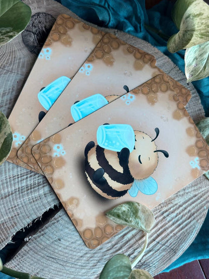 Postkarte „Bee Hydrated“ 🐝💧 | A6 Karte | Geschenkidee & Deko | Bundle erhältlich