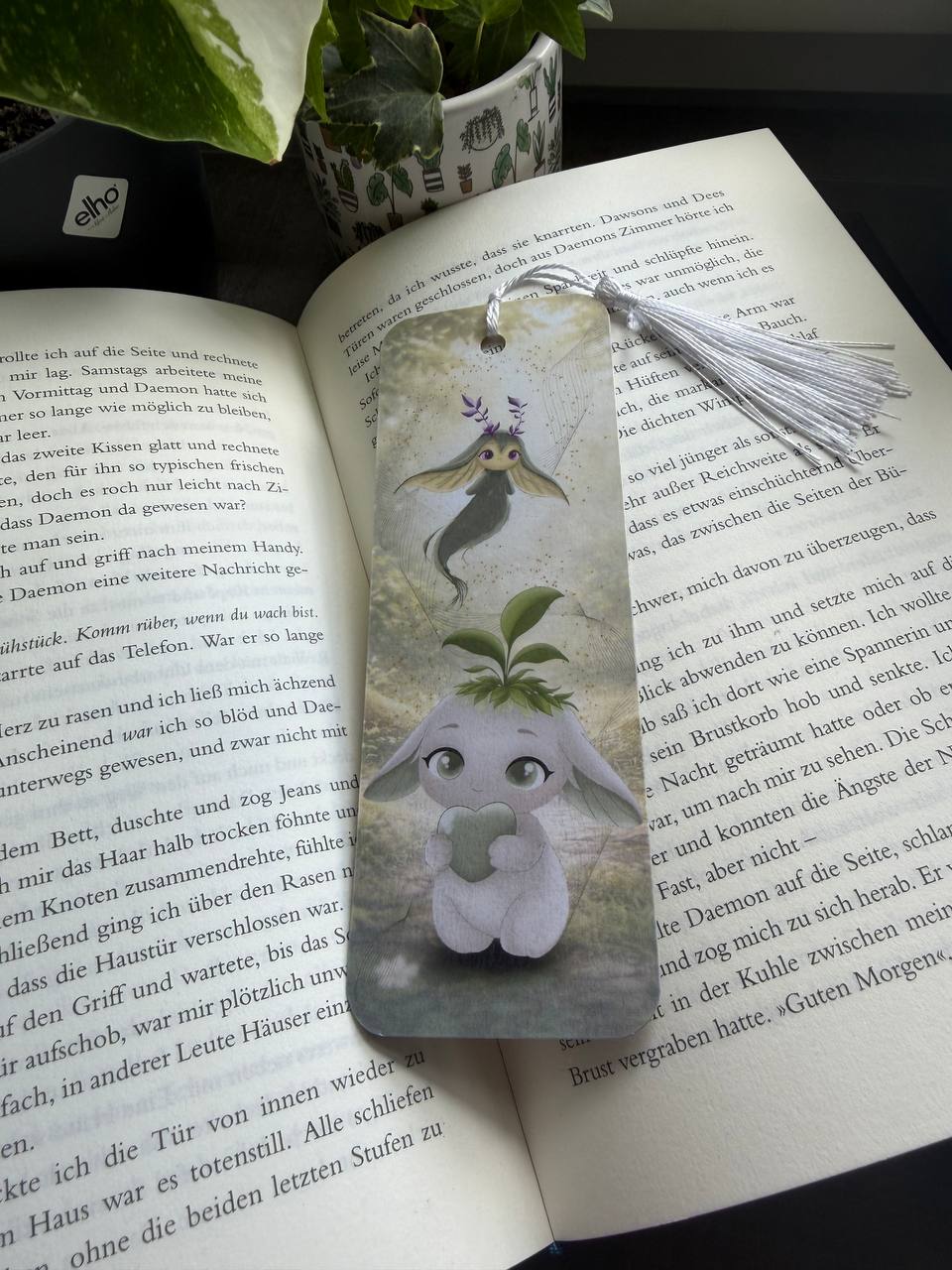 🌿 Miyu & Yumi Lesezeichen | Beidseitig bedruckt | Matte Folie | Mit Quaste | 15,5 x 5,5 cm ✨